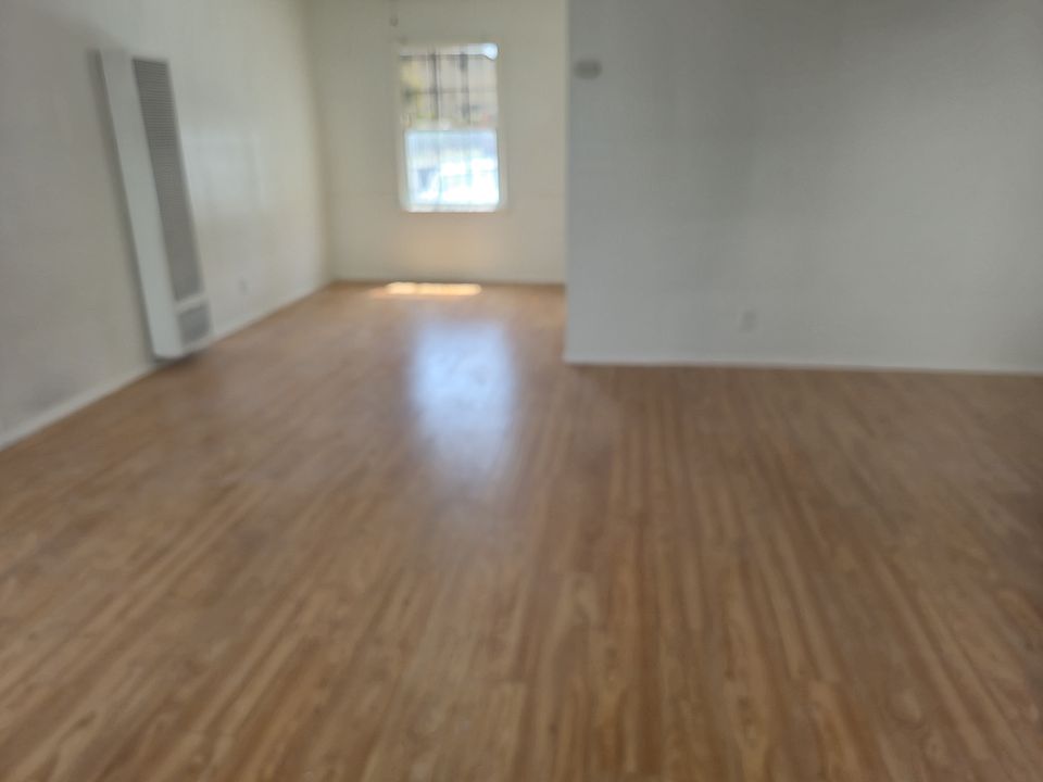 2nd image of 1104 S Norton Ave APT 9