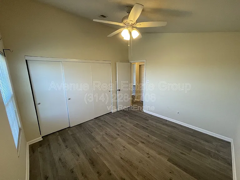1231 Creve Coeur Crossing Ln #I — Photo 15