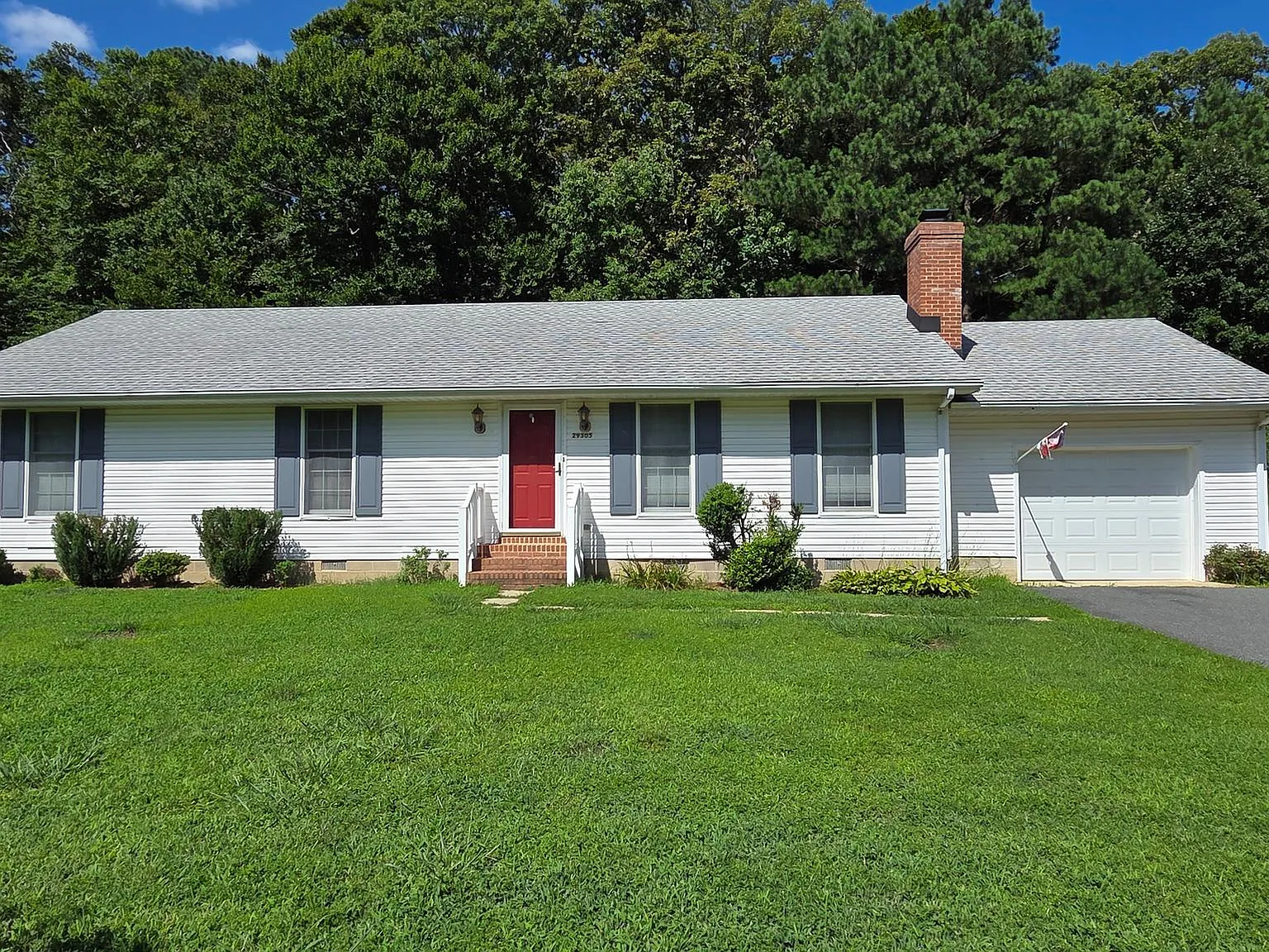 3 bed, 1456 sqft, $2,400 — Photo 1