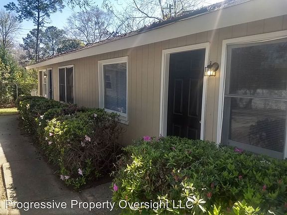 2nd image of 101 Delwood Cir APT D