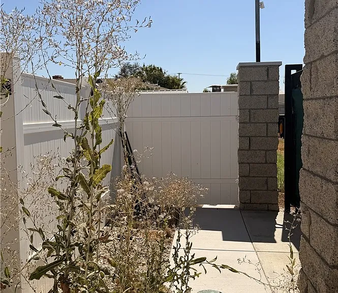 18623 Orange St — Photo 9