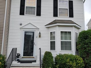 2 Litchfield Ln W, Martinsburg, WV 25405