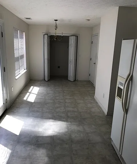 704 Dover Ct — Photo 4