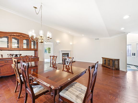 5th image of 5718 Ostin Ave