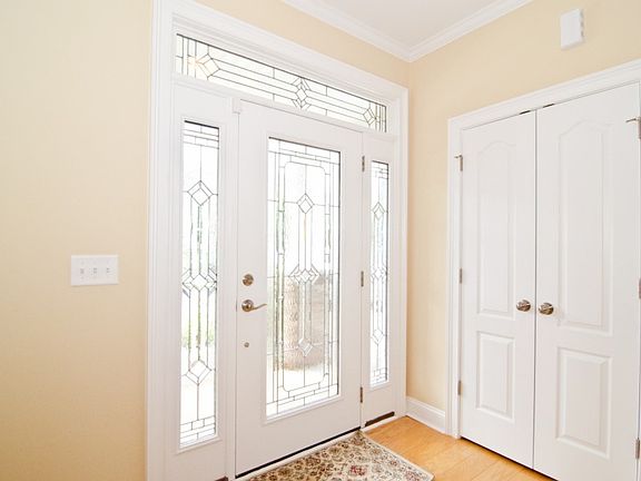 2nd image of 1033 McLaren Dr