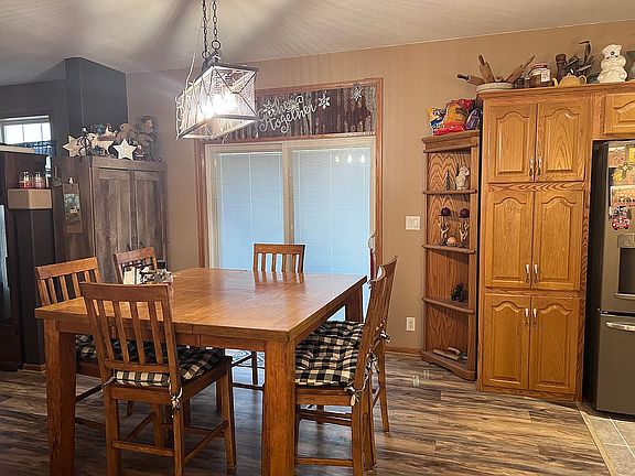 Kitchen dining 