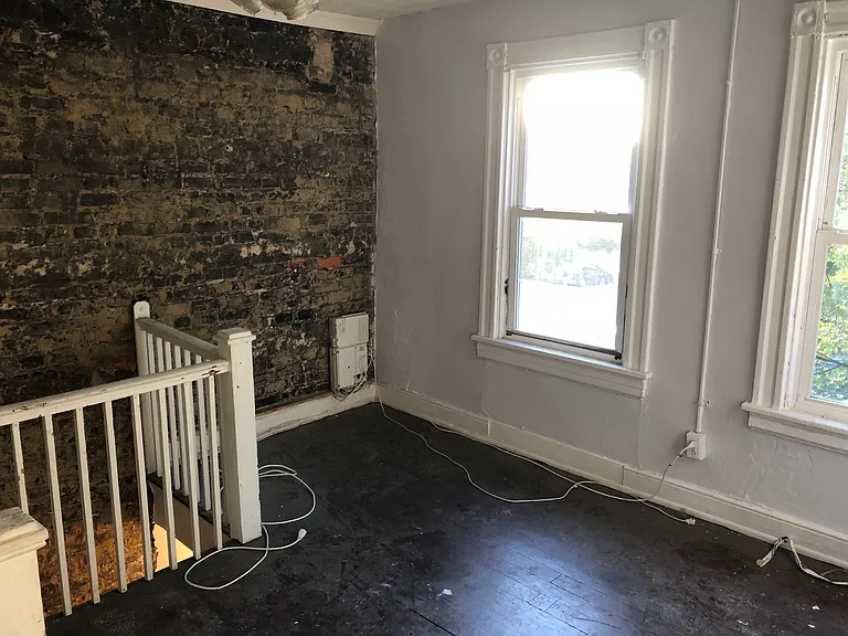 14 S Plum St — Photo 9