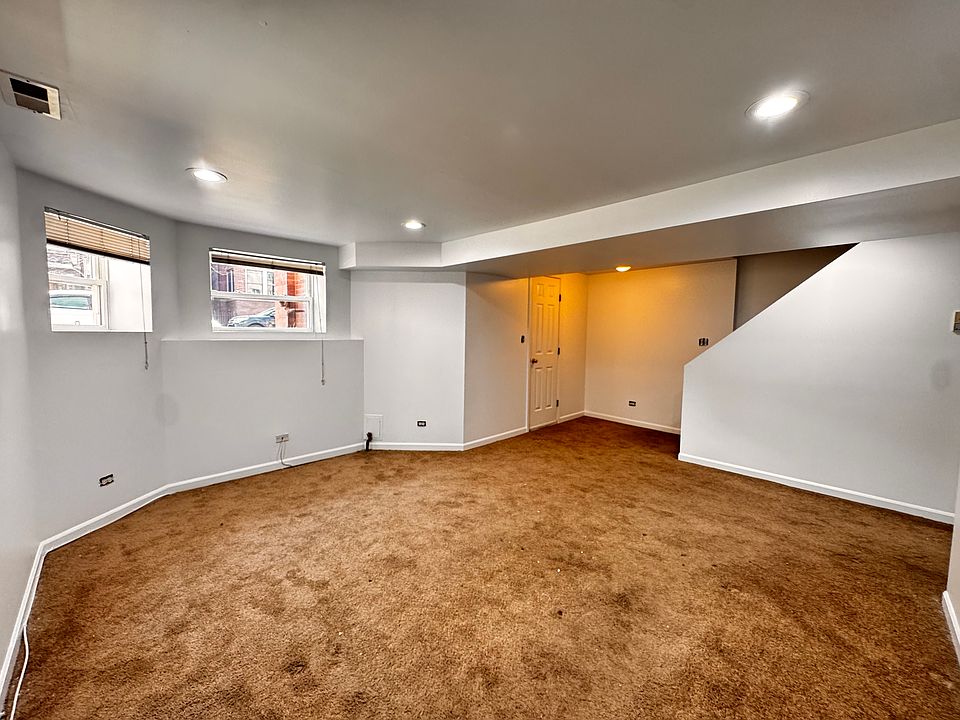 1st image of 1426 W Rosemont Ave #G