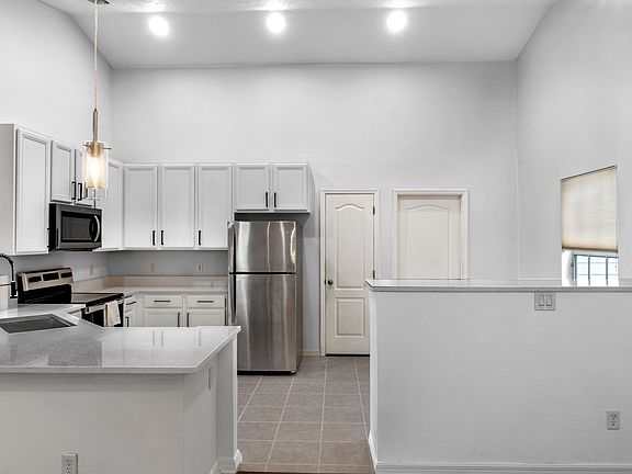 4th image of 287 Marsh Landing Cir