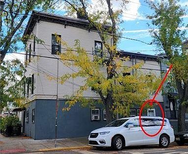 2nd image of 423 2nd St #1