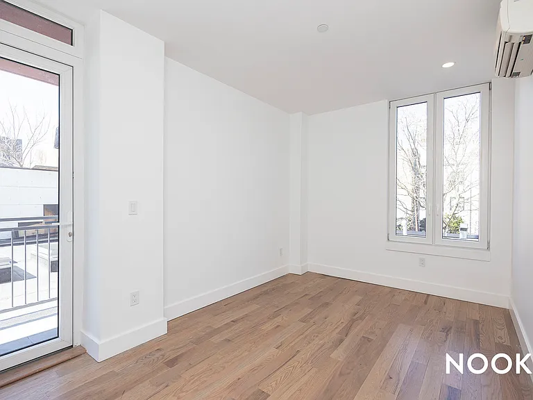 228 N 7th St #207 — Photo 22