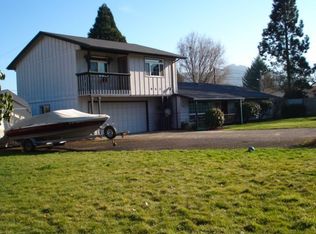 943 S 38th St, Springfield, OR 97478