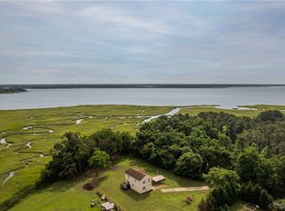 8010 Pennsylvania Ave, West Point, VA 23181