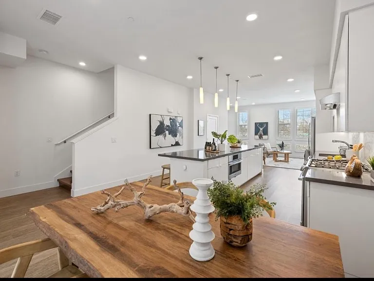 3768 Capitol Ave #309B — Photo 2