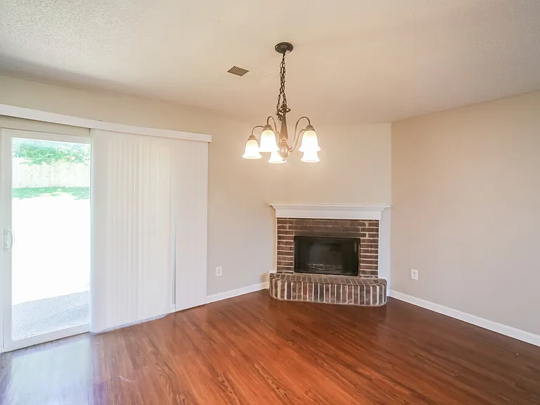 10108 Nolton Cir — Photo 6