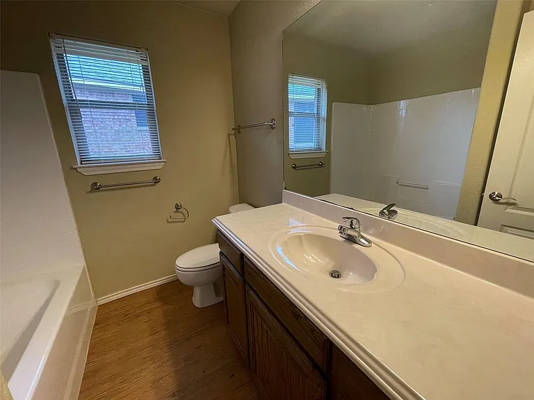 705 Rambling Ct — Photo 6