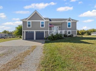 33372 Lone Star Rd, Osawatomie, KS 66064