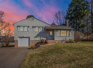 17 Hilltop Dr, Manchester, CT 06042