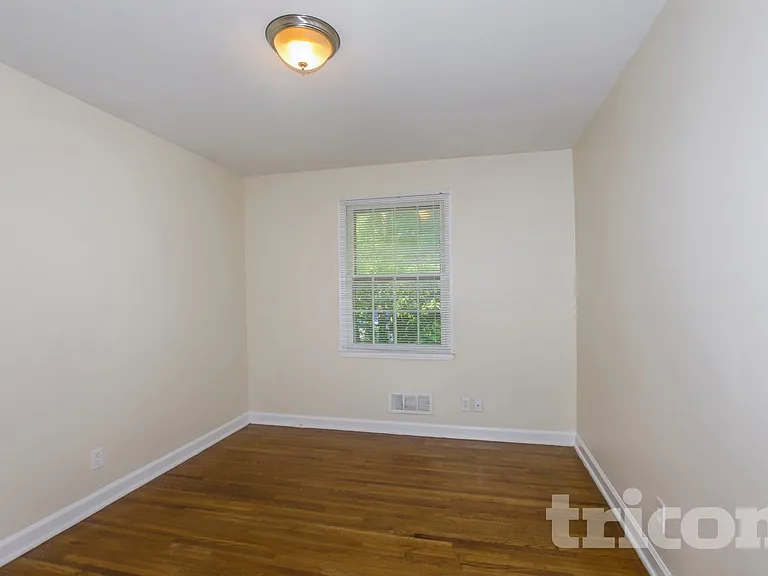 4200 Gladstone Ln — Photo 7