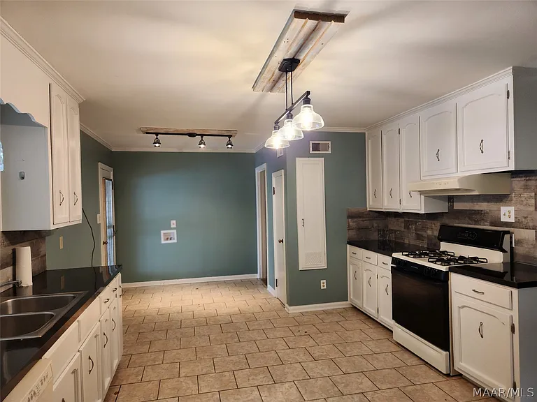 2814 Ashley Ave — Photo 16