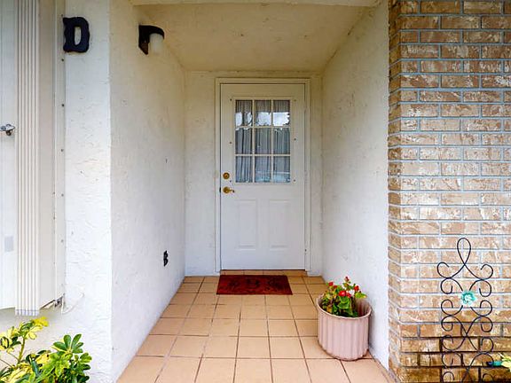 4th image of 1050 Parkside Green Dr APT D