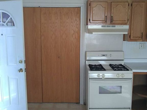 5th image of 1609 Lyons Ct