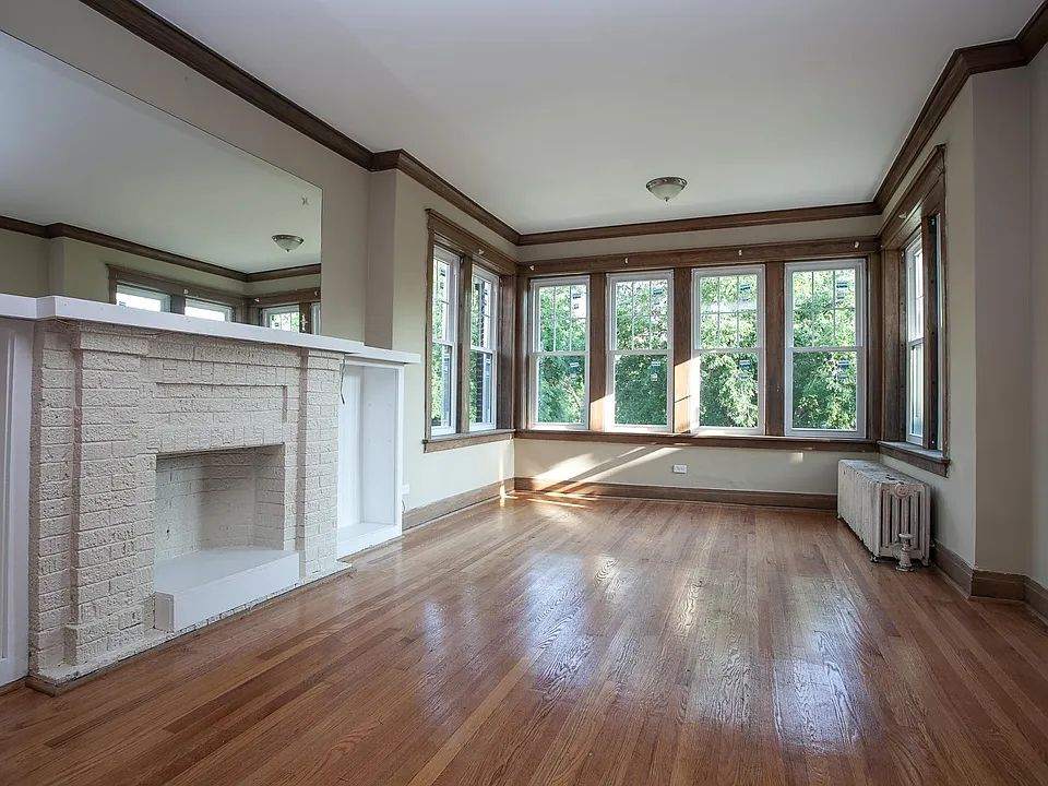 4528 W Wrightwood Ave #2