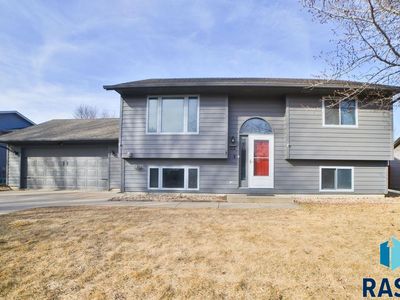 112 W Evergreen Dr, Brandon, SD, 57005