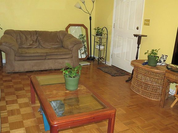 4th image of 304 Avery Place Dr