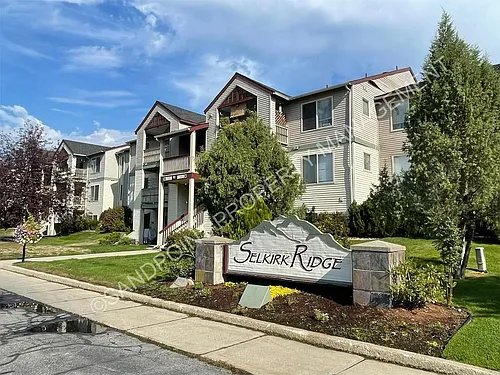 Selkirk Ridge Photo 1