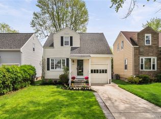 205 Lamont Dr, Eggertsville, NY 14226