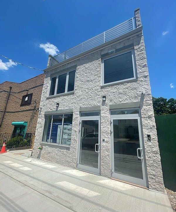 1st image of 271 Walker St Floor 2