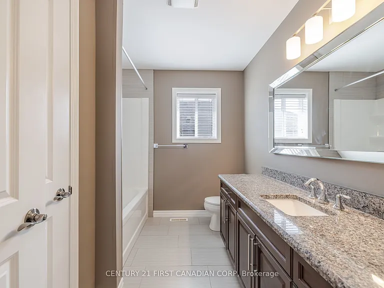 1690 Beaverbrook Ave — Photo 32