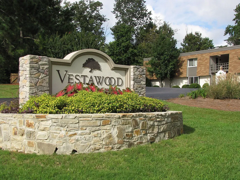 Vestawood Apartments - Vestavia Hills, AL
