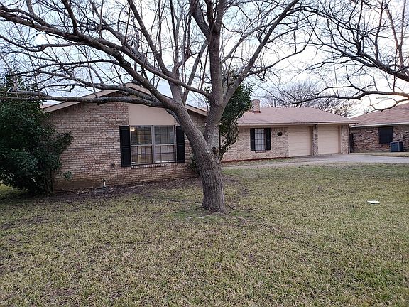 3rd image of 1725 Woodhaven Dr