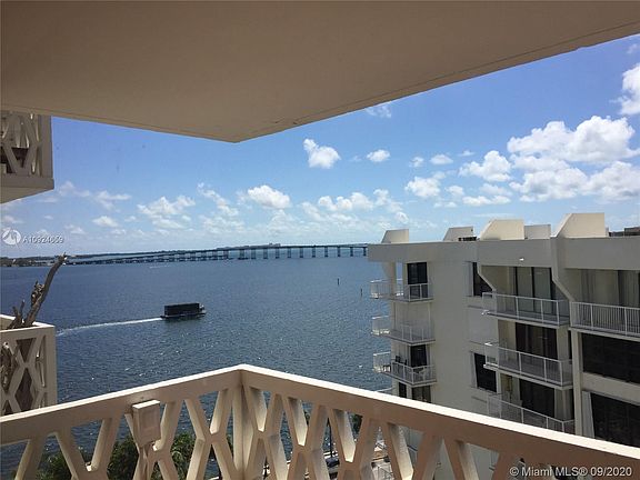 3rd image of 1430 Brickell Bay Dr APT 1008