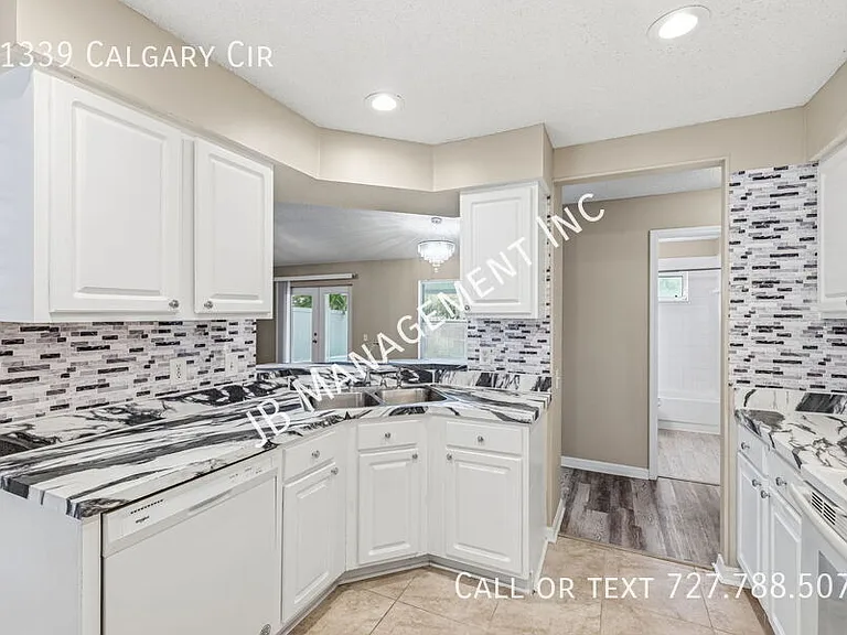 11339 Calgary Cir — Photo 12