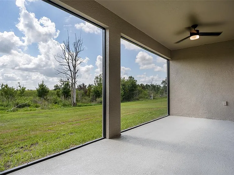 10622 Eustis Dr — Photo 23