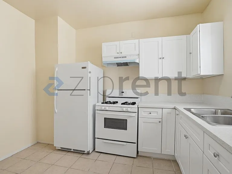 1513 W 12th Pl #4 — Photo 9