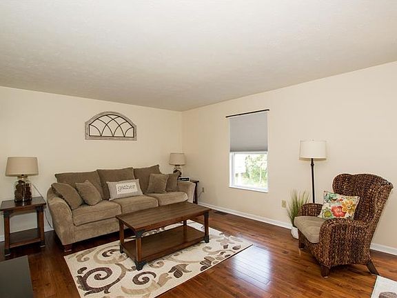4th image of 1122 Arrowhead Dr