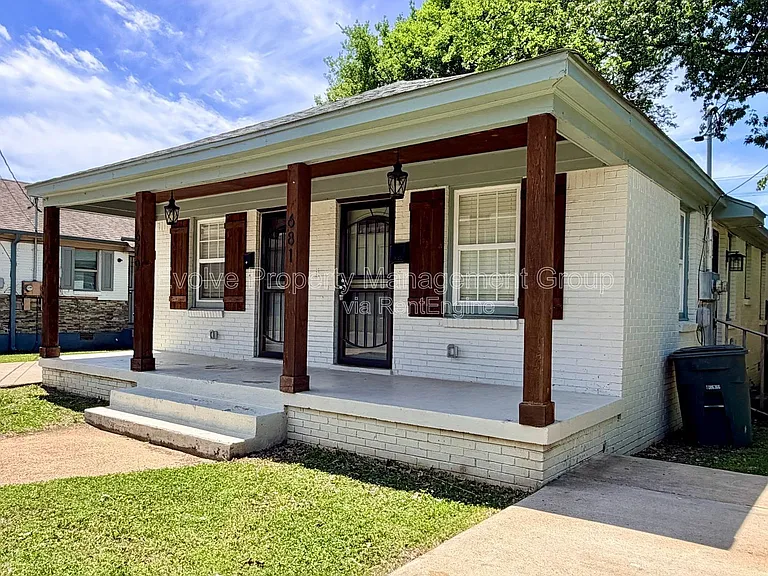 681 Harrell St — Photo 2