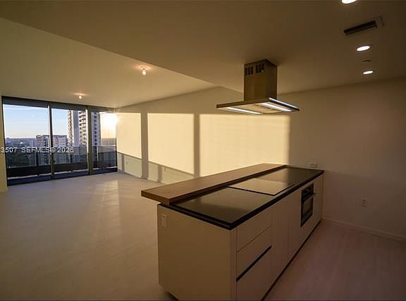5th image of 1000 Brickell Plz #3106
