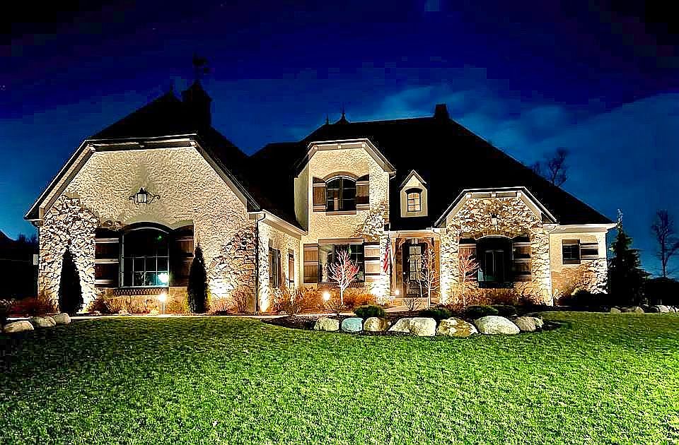 2nd image of 4359 Buckingham Cir