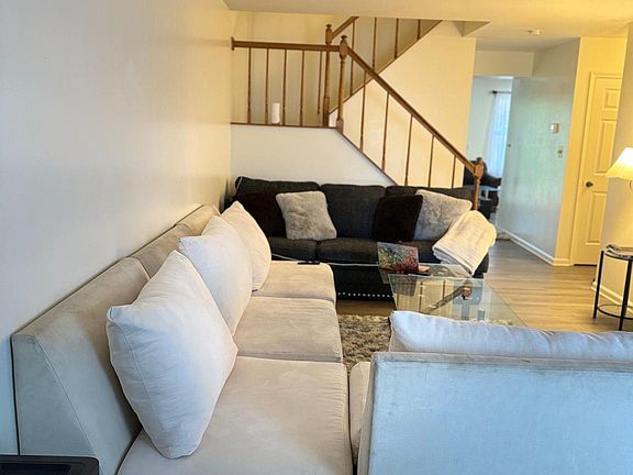 3rd image of 17938 Golf View Dr