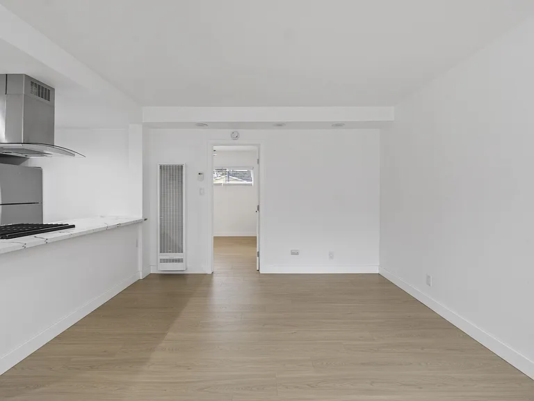 Torrance Gateway Apartments — Photo 15