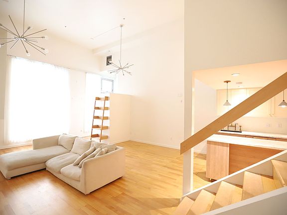 4th image of 155 Harriet St