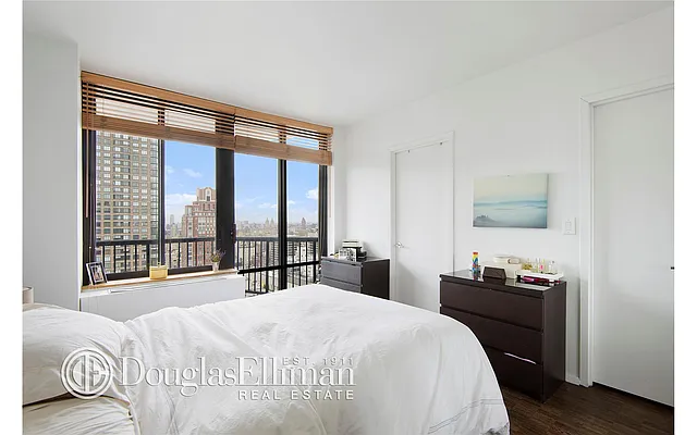 Rented by Douglas Elliman | media 25