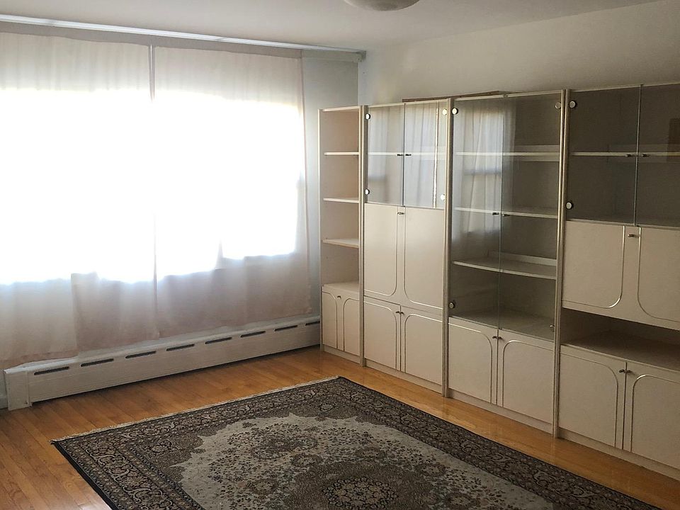1st image of 133 Sparkill Ave