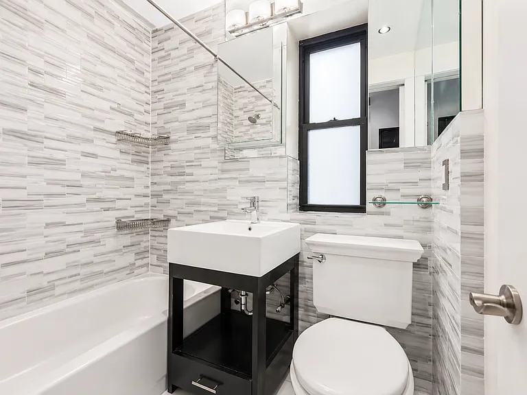 60 Avenue B #2C — Photo 4