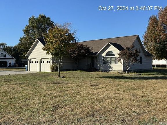 3rd image of 13 Alesia Dr